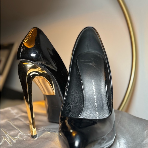 Giuseppe Zanotti Black and Gold Heels with Metallic Accents - Picture 6 of 6